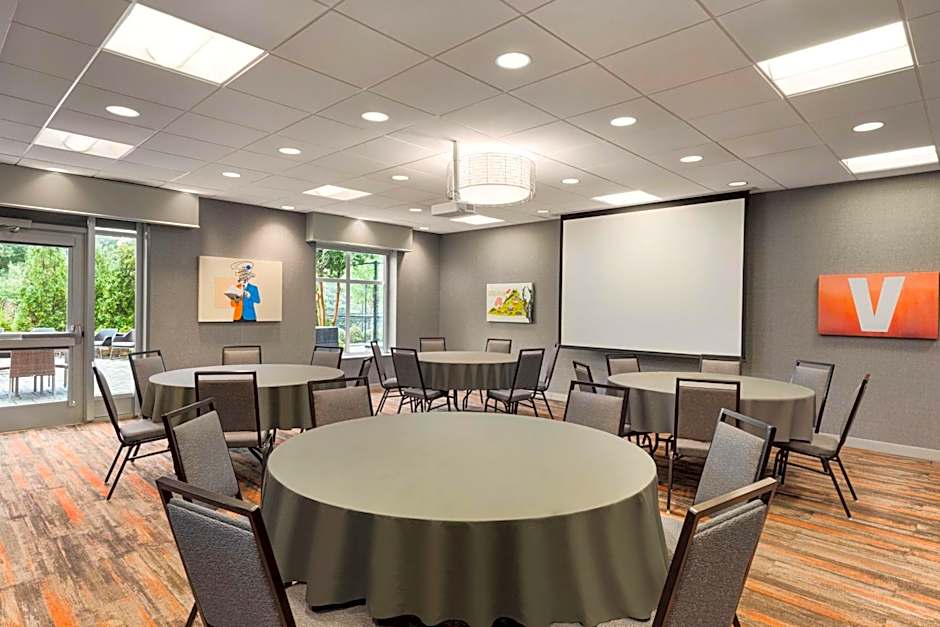 Homewood Suites By Hilton - Charlottesville