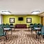 Comfort Inn & Suites St. Pete - Clearwater International Airport