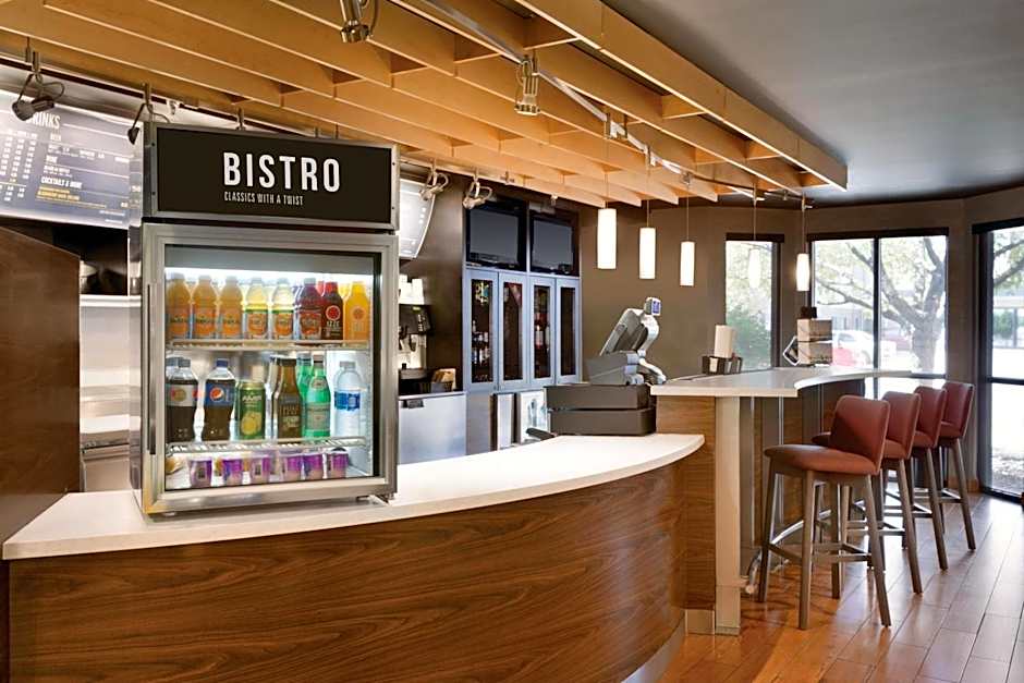 Courtyard by Marriott Bloomington Normal