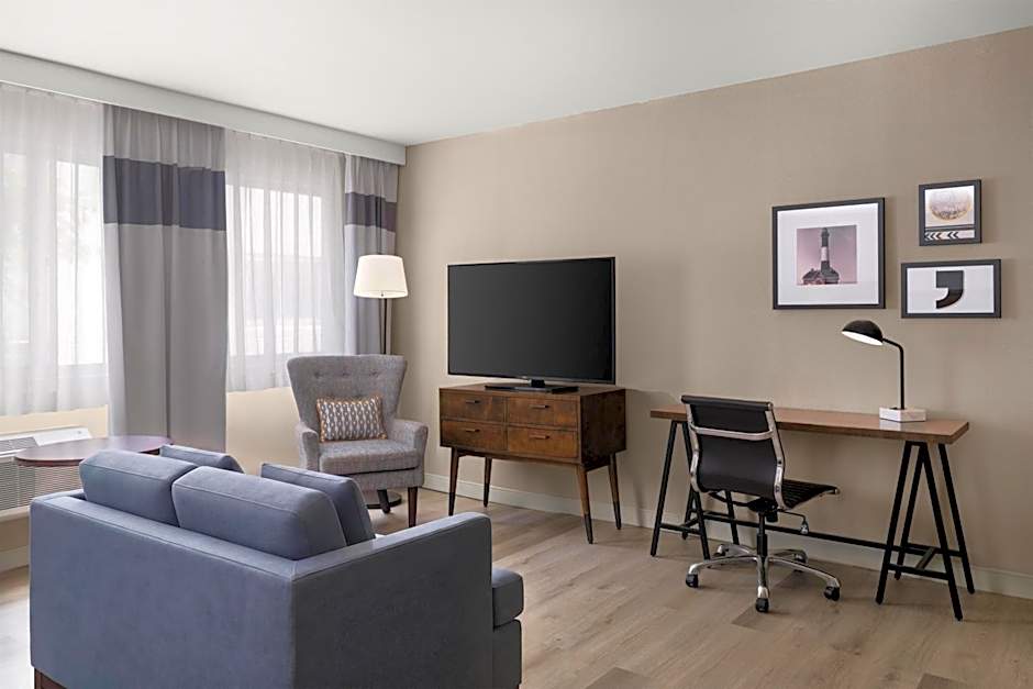 Best Western Premier Plainview-Long Island Hotel