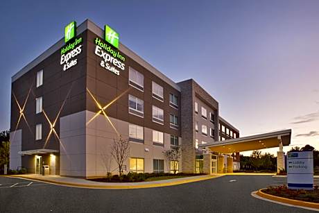 Holiday Inn Express and Suites South Hill By IHG