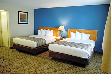 Queen Room with Two Queen Beds with Lake View - Balcony