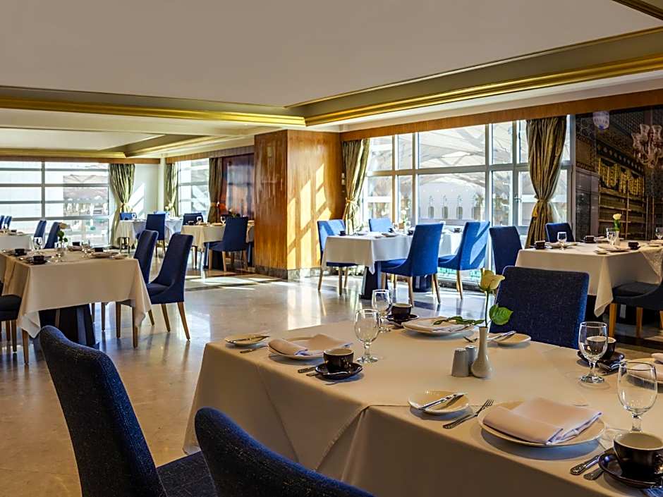 Anwar Al Madinah Movenpick Hotel