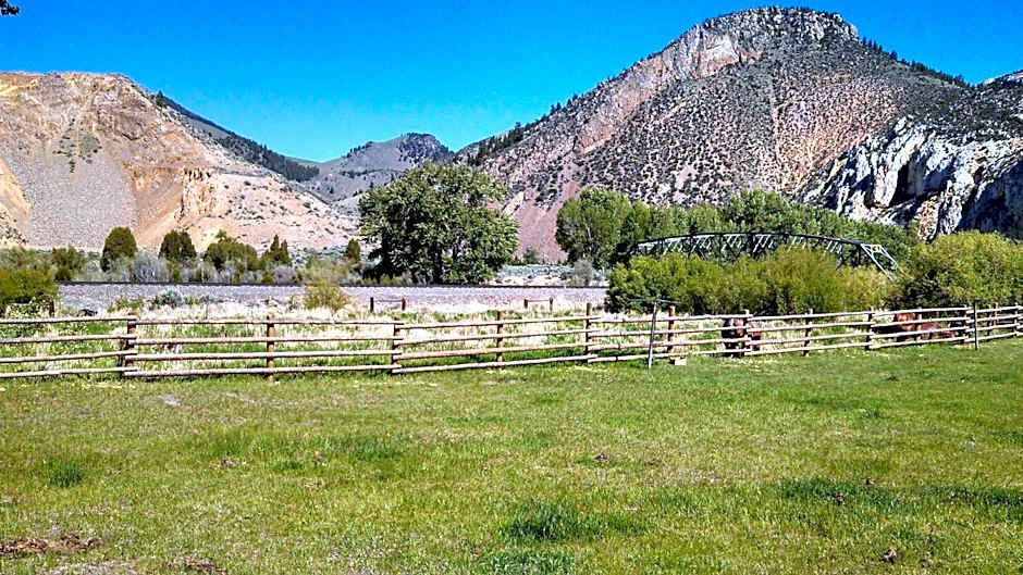 Sportsman Lodge Melrose MT