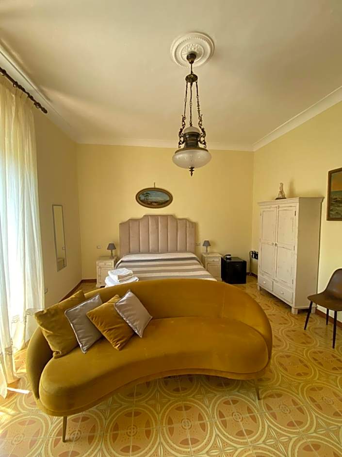 Villa Favorita Suites