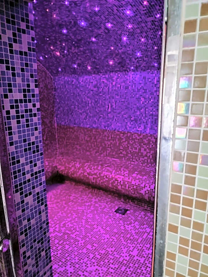 Milmari - Breakfast and pool