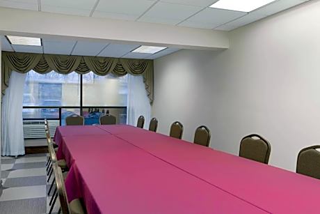Ramada by Wyndham Rochelle Park Near Paramus