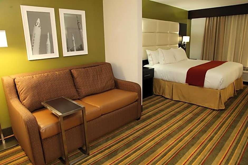 Holiday Inn Express & Suites Huntsville Airport By IHG