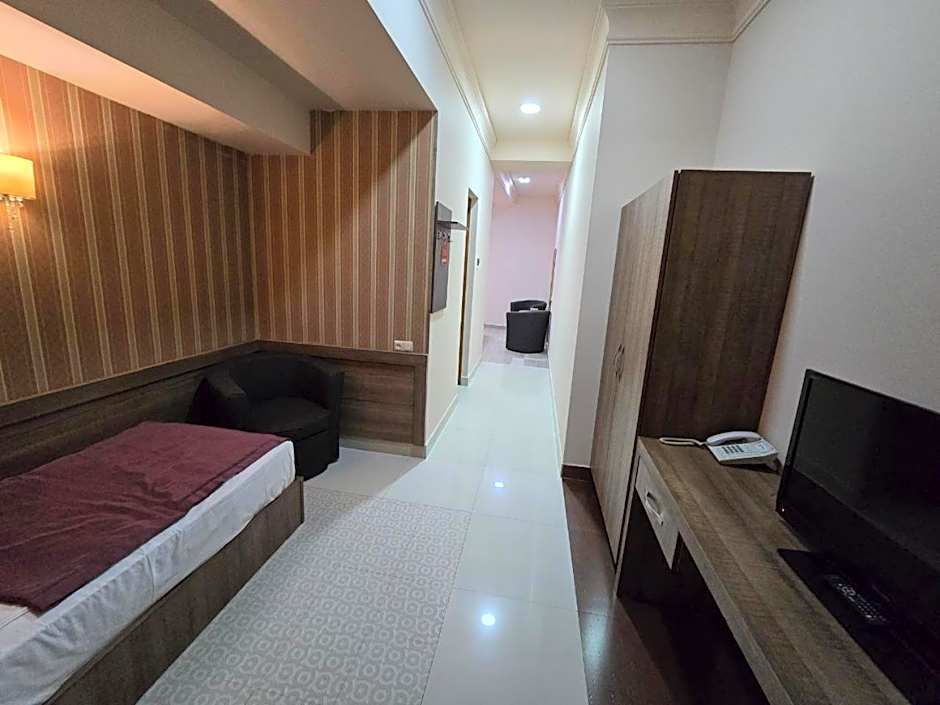 Yerevan Deluxe Hotel