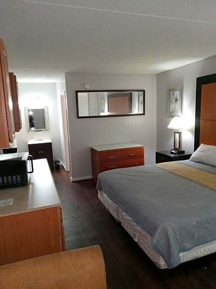 APM Inn and Suites