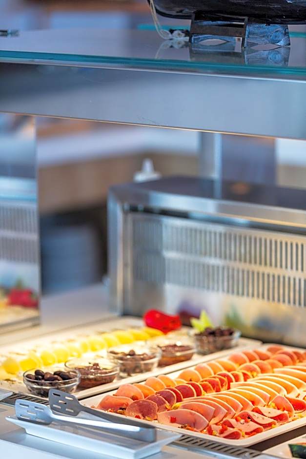 Golden Bay Boutique Hotel & Bungalows