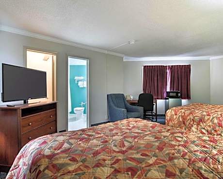 Queen Room with Two Queen Beds - Smoking