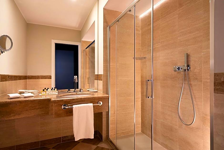 Sina Bernini Bristol, Autograph Collection