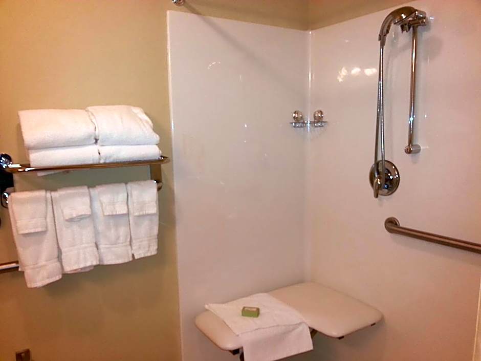 Cobblestone Inn & Suites - Bloomfield