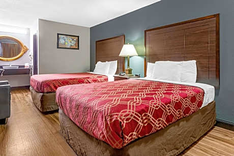 Standard Queen Room with Two Queen Beds - Smoking