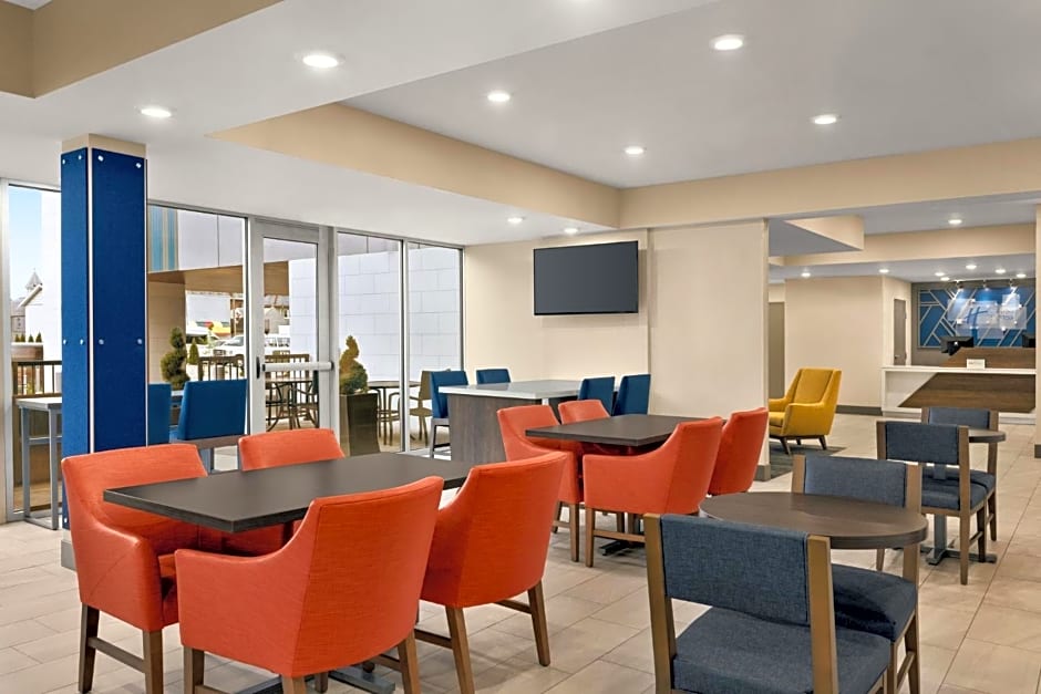 Holiday Inn Express & Suites - Evansville Downtown By IHG