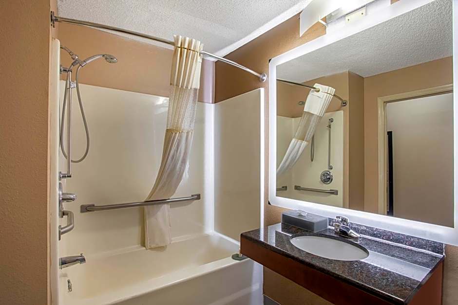 La Quinta Inn & Suites by Wyndham Decatur