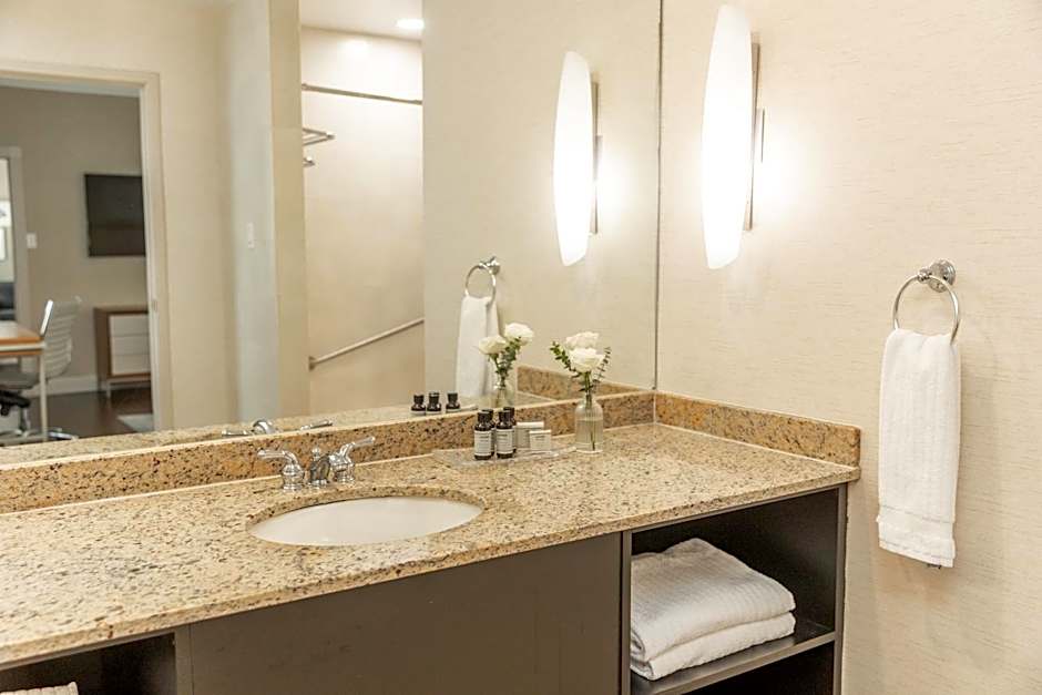 The Lord Nelson Hotel & Suites