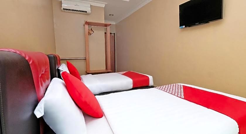 Super OYO 707 Ayuni Hotel