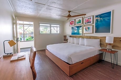 Deluxe King Room