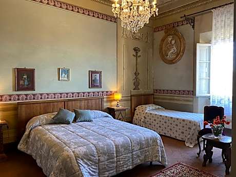 Quadruple Room with Private External Bathroom