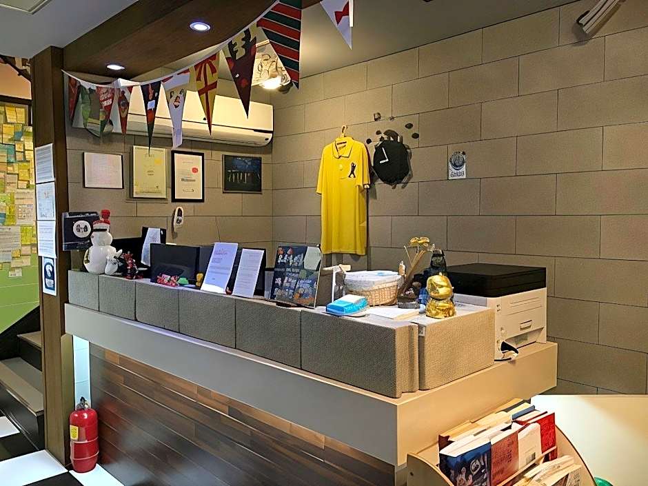 Backpackers In Yeosu