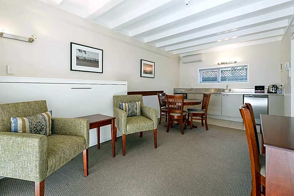 The Parnell Hotel & Conference Centre