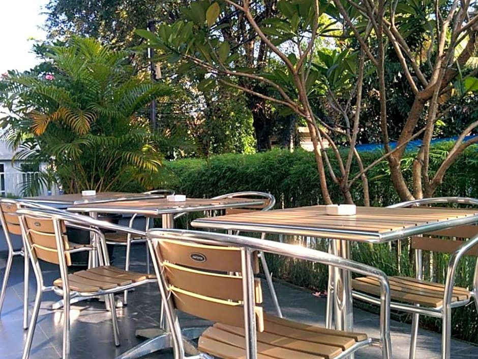 Sampit Residence Managed By Flat06