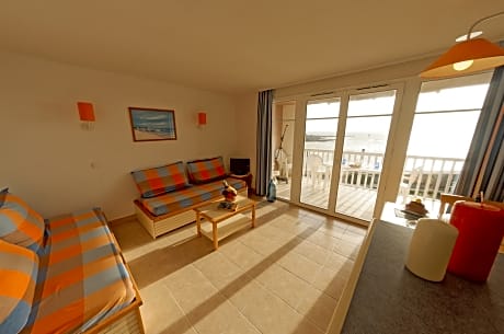 2 Rooms apartment for 4 people maximum -sea view