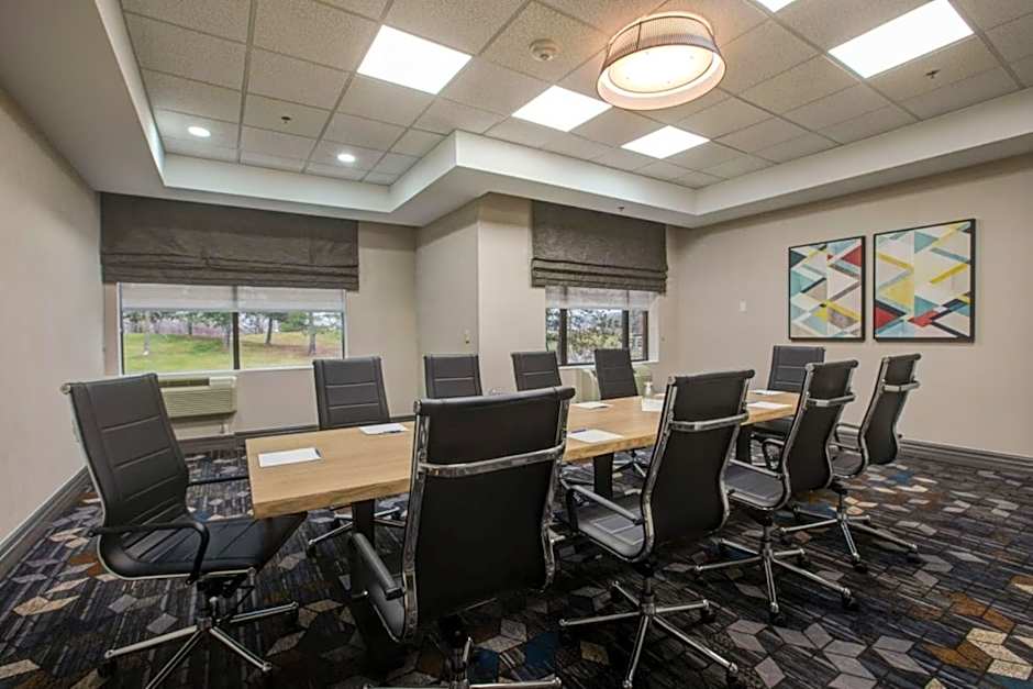 Four Points By Sheraton St. Catharines Niagara Suites