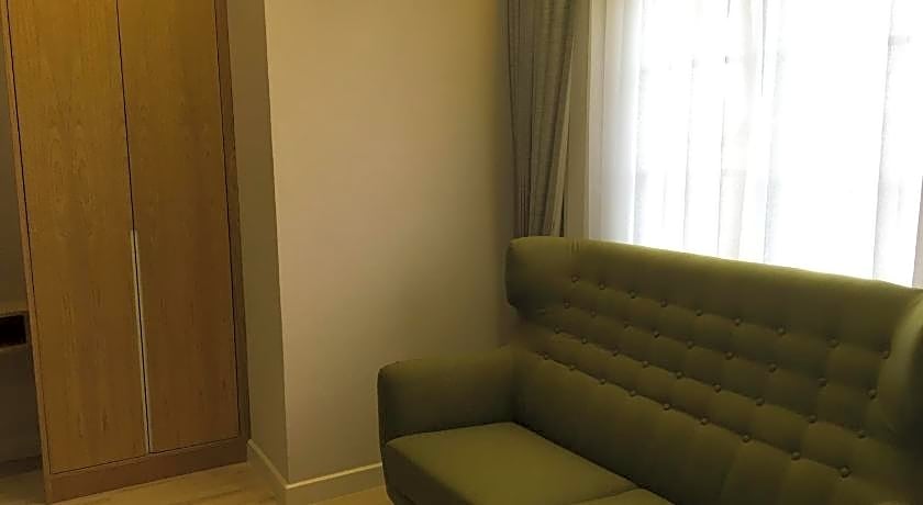 D Anggerek Service Apartment