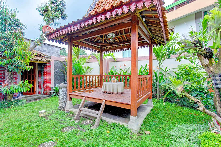 Hotel O Mbah Carik Homestay Syari'ah