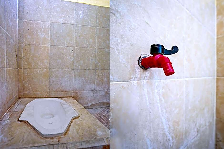 Hotel O Lili Kost SyariahNearKetapang Royal City