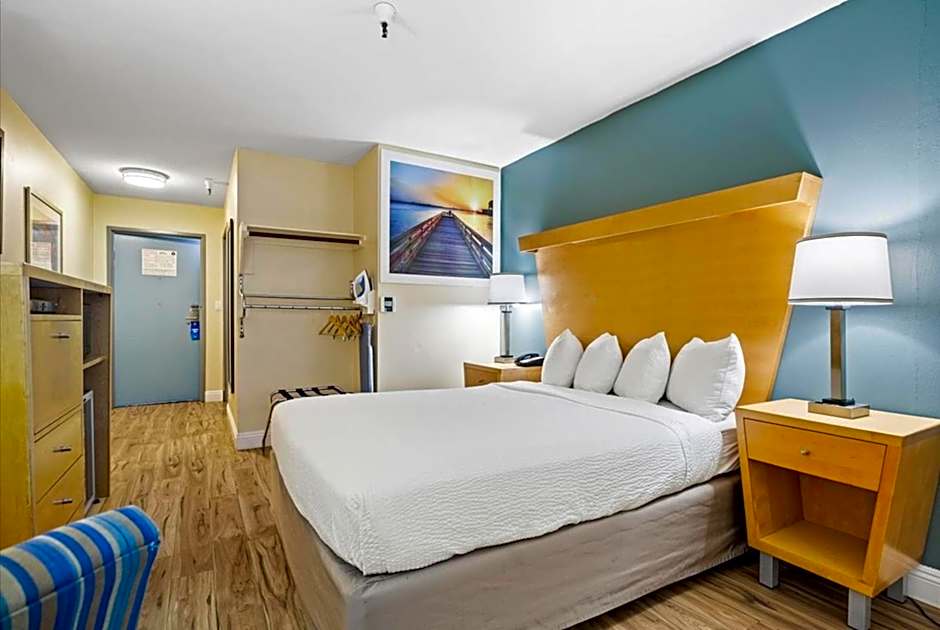 Days Inn by Wyndham Woodland