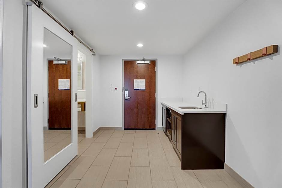 Hampton Inn Detroit/Dearborn