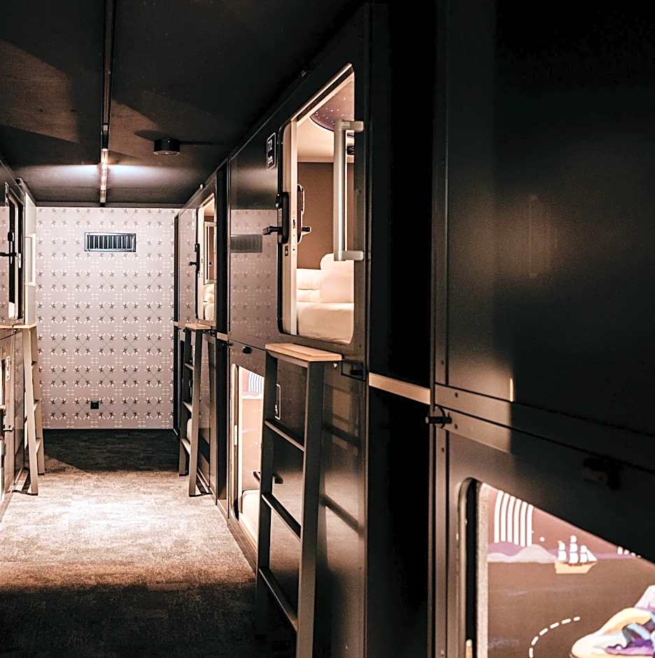 Capsule Hotel - Lucerne Old Town