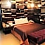 Roman Holiday Motel