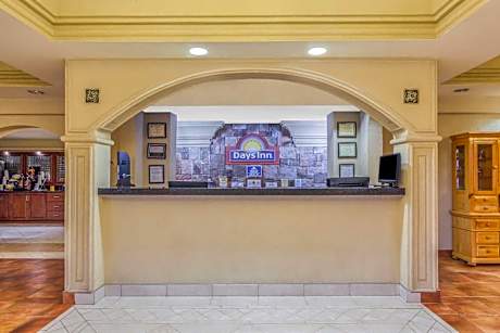 Queen Room with Two Queen Beds - Smoking