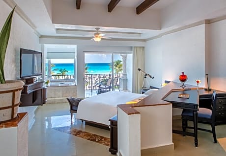 King Suite with Ocean View - Swim Up