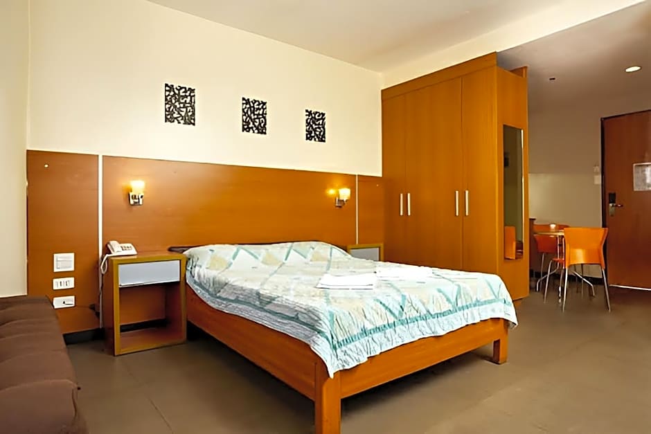 [ACTIVE] Fuente Oro Business Suites