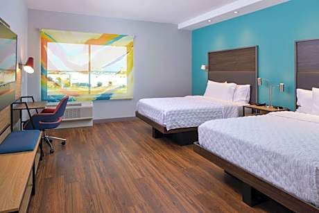 Queen Room with Two Queen Beds - Mobility Access