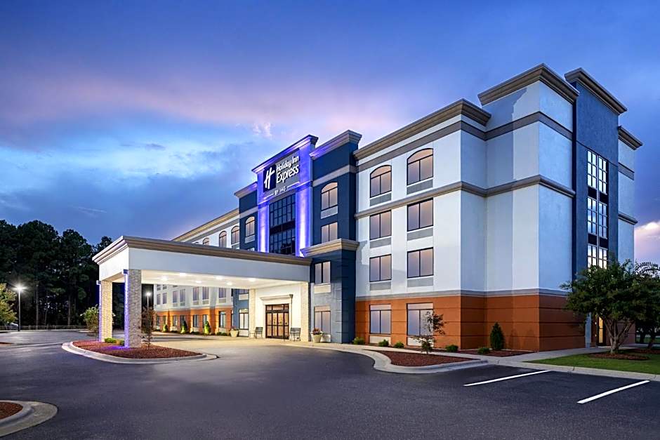 Holiday Inn Express Fayetteville-Fort Bragg