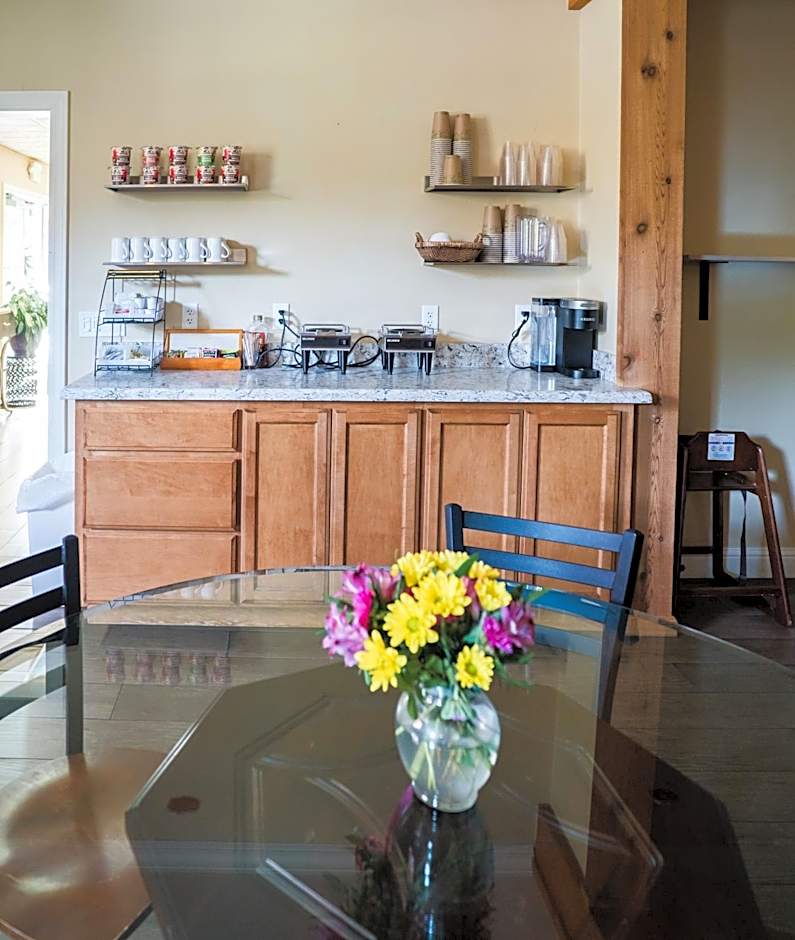 Grass Valley Courtyard Suites
