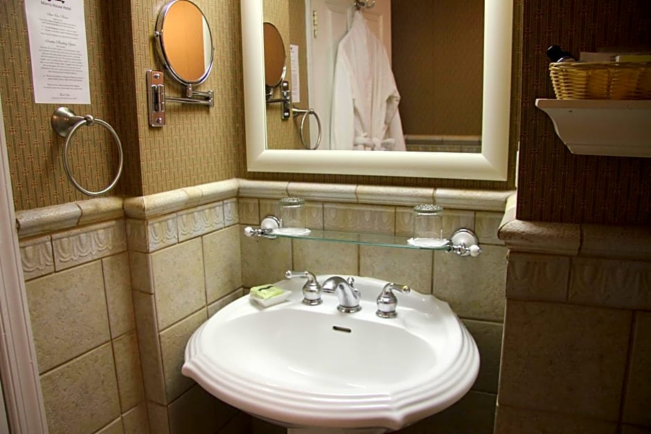 Morris House Hotel - Bed And Breakfast