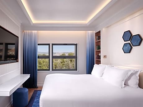 Prestige Suite with City View