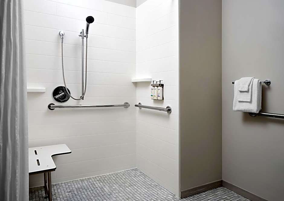 Holiday Inn Express Peru-Lasalle Area By IHG