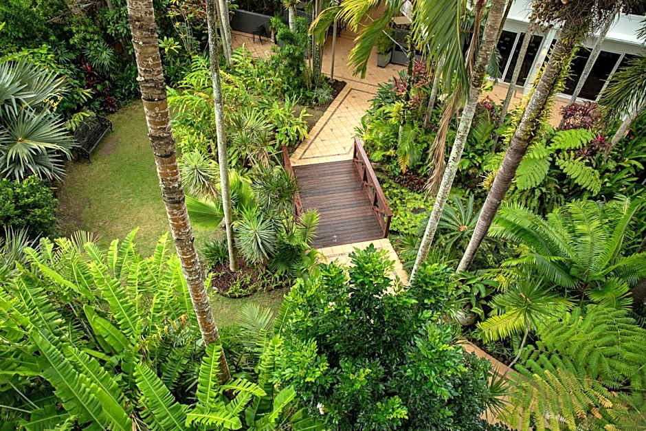 Cairns Harbourside Hotel
