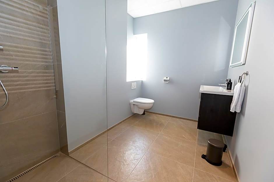 Akureyri Lux Apartments with hot tub access