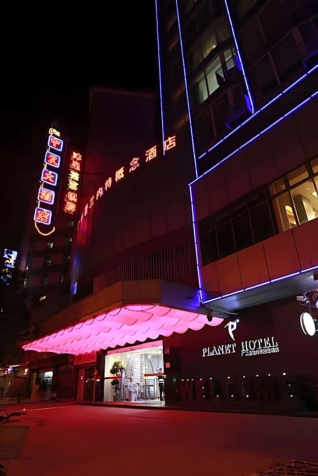 Planet Hotel