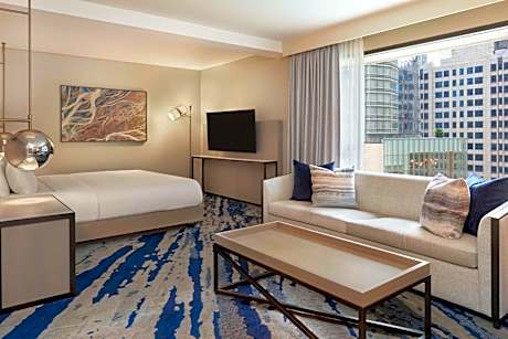 King Suite - Disability Access/Non-Smoking